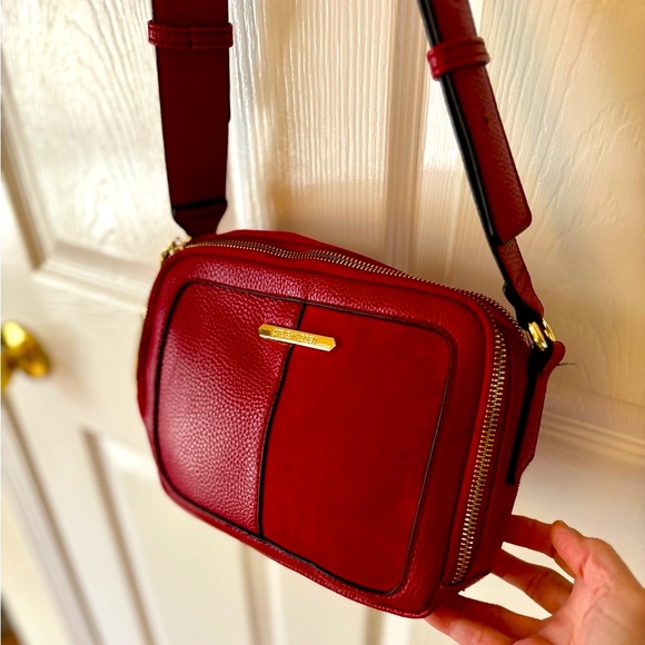 Steve Madden burgundy red crossover long strap purse bag pocket zipper like new - Picture 2 of 15